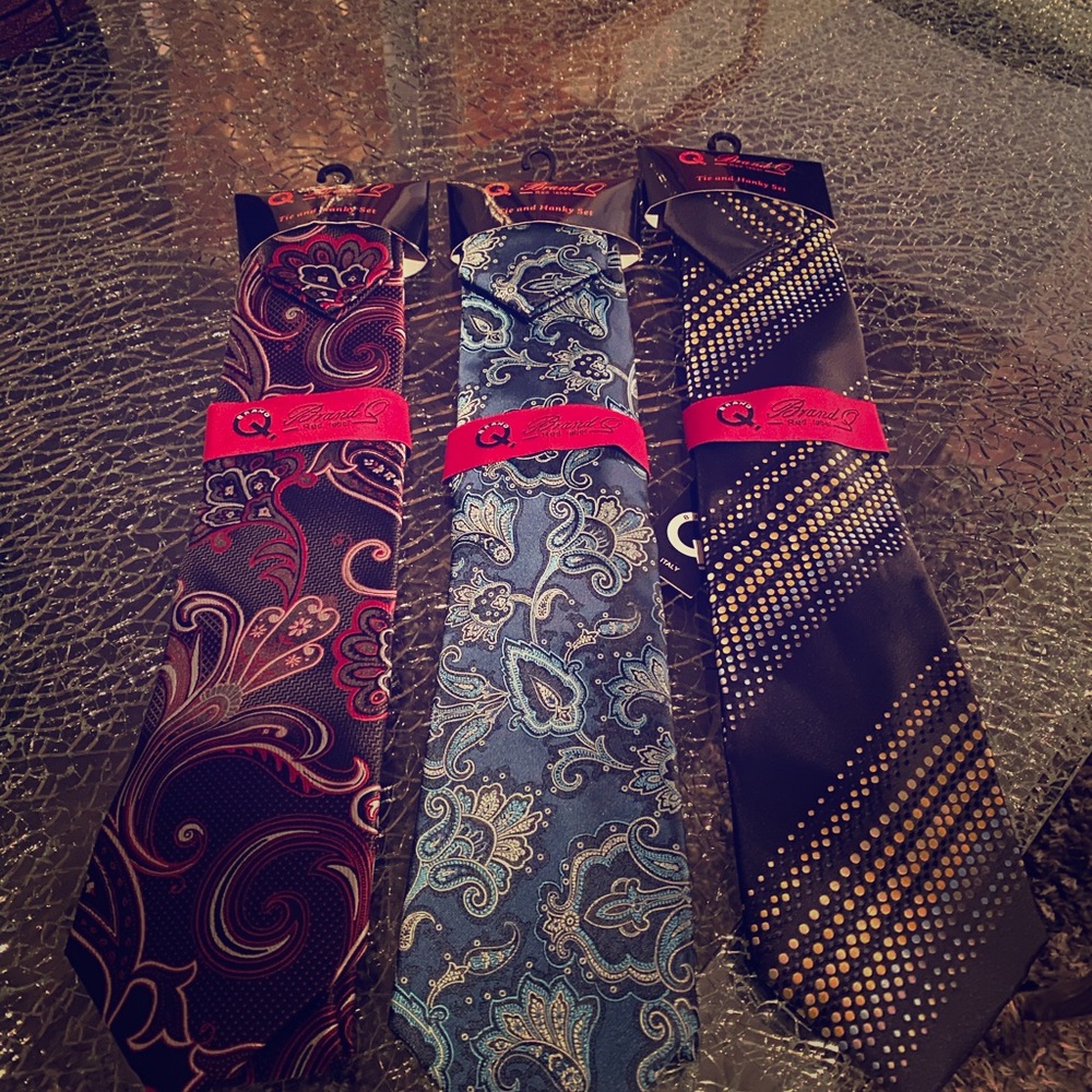 Lot of Classy Tie and Hanky gift sets - Look...